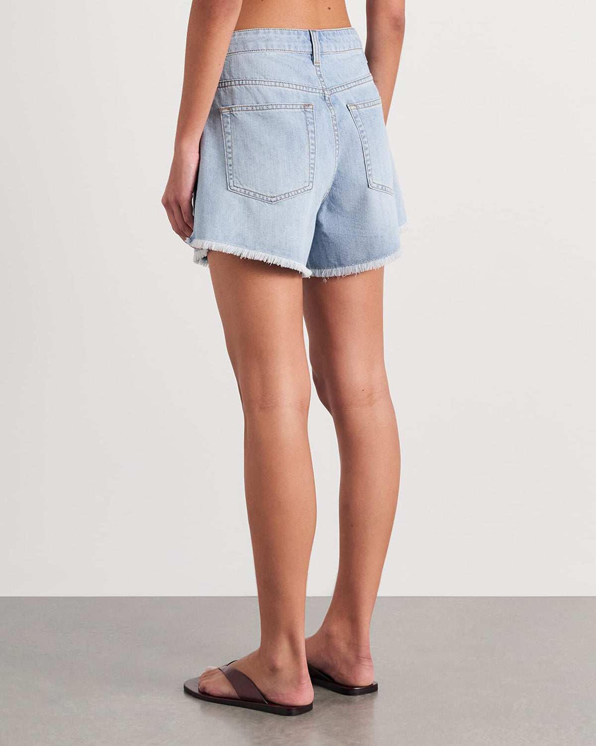 Loe Frey Hem Short