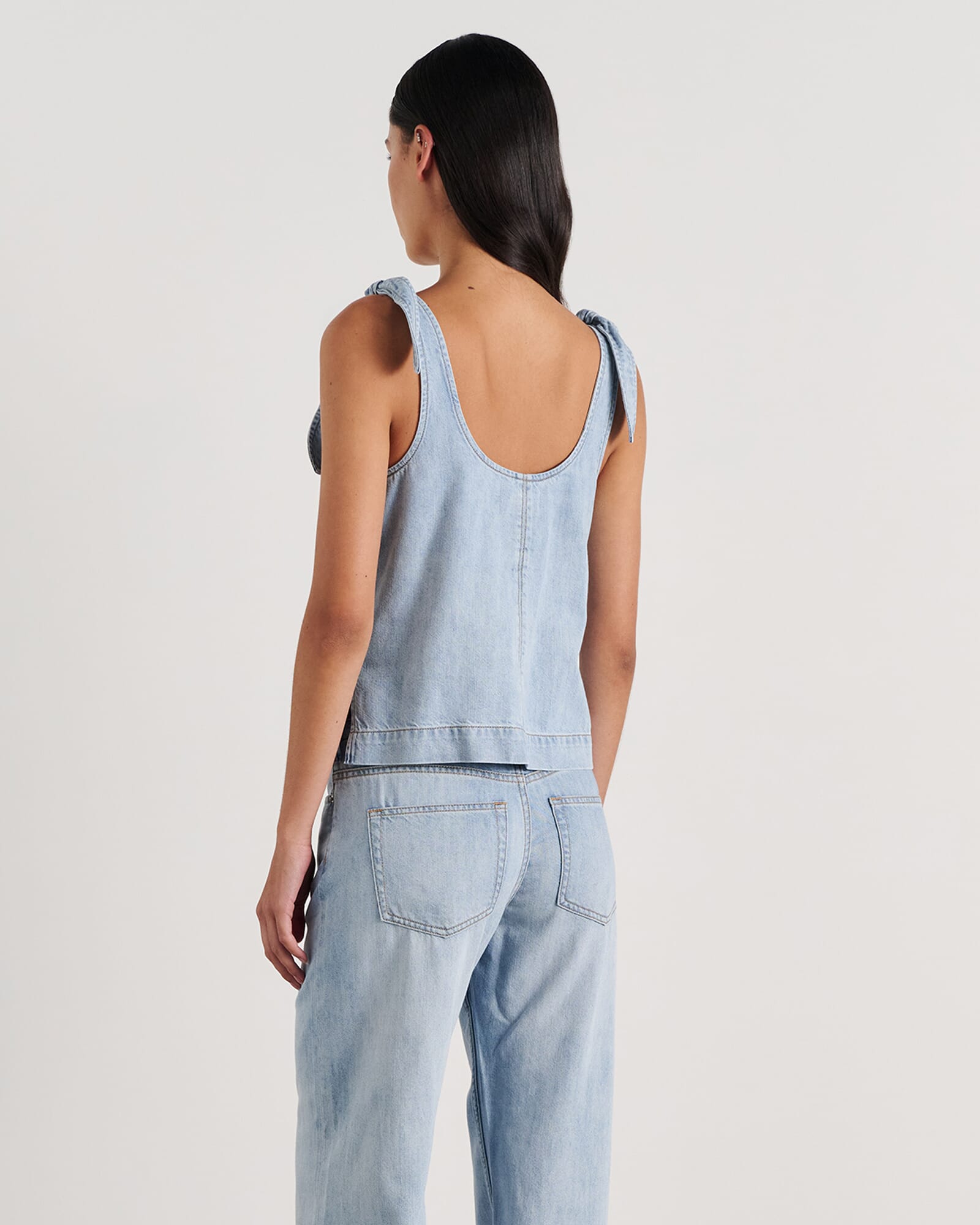 Loe Tie Top
